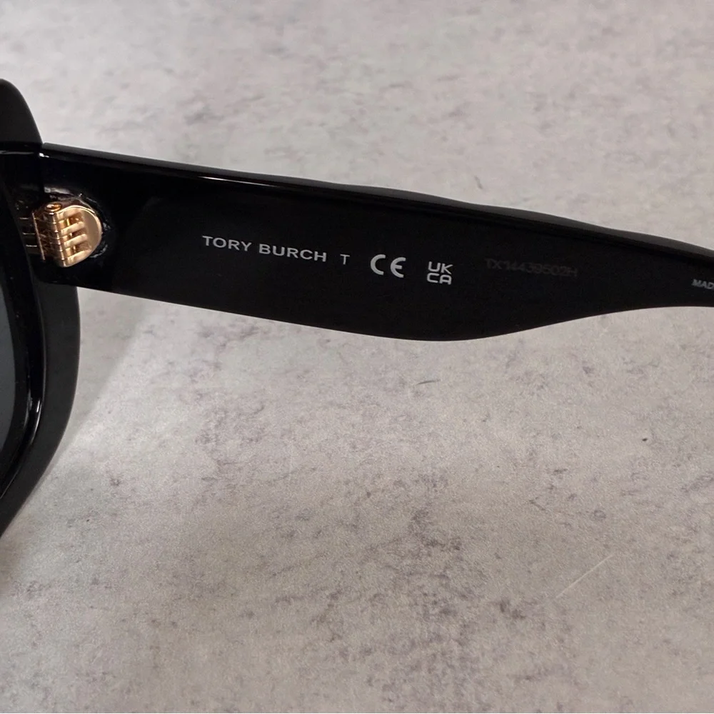 Tory Burch TY7179U 1709/87 Oversized Black Square Sunglasses NWOT w/ Case